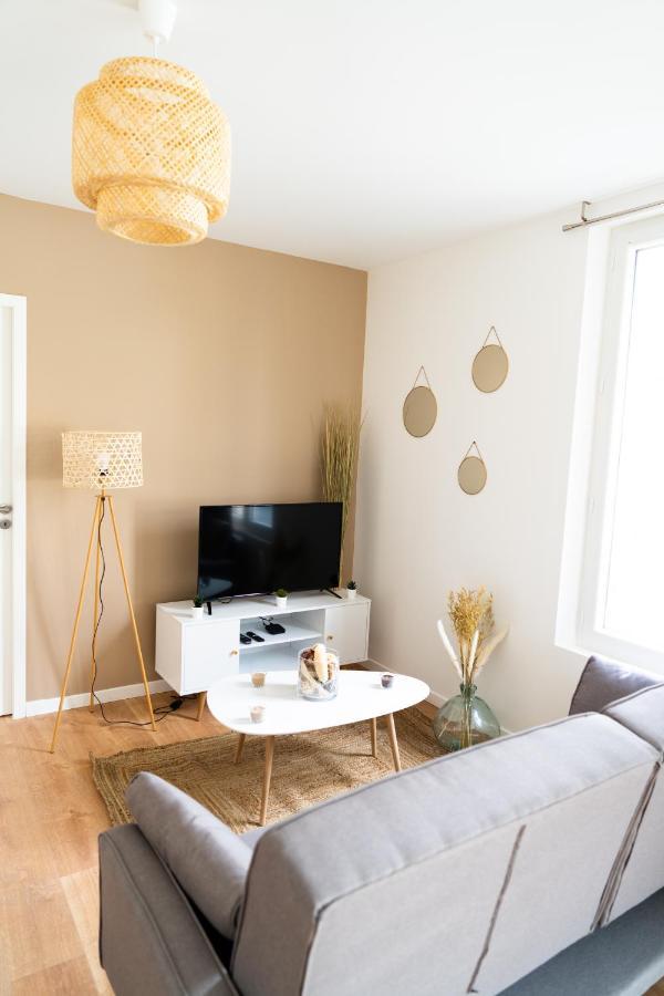 Spacieux Appartement Avec Parking Prive A 쏘뮤흐 외부 사진